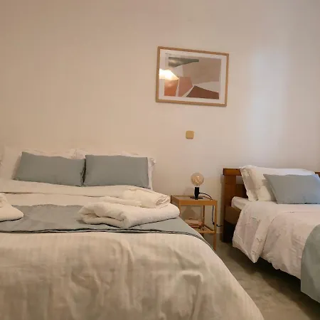 Nyaraló σπίτι στο τείχιο με θέα βαρδούσια και γκιώνα *
