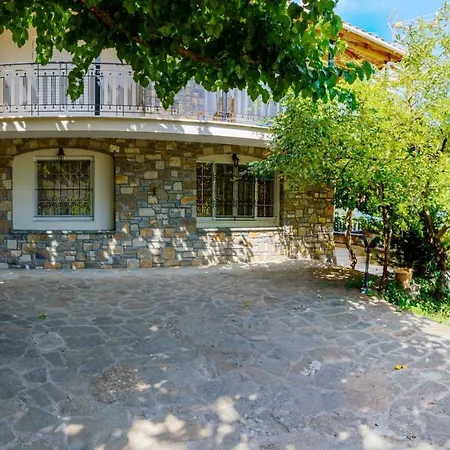 σπίτι στο τείχιο με θέα βαρδούσια και γκιώνα Dom wakacyjny Tichio