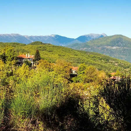σπίτι στο τείχιο με θέα βαρδούσια και γκιώνα