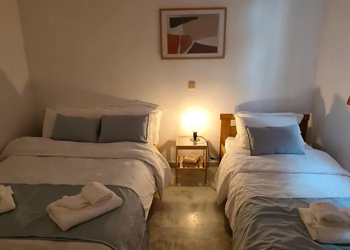 σπίτι στο τείχιο με θέα βαρδούσια και γκιώνα *